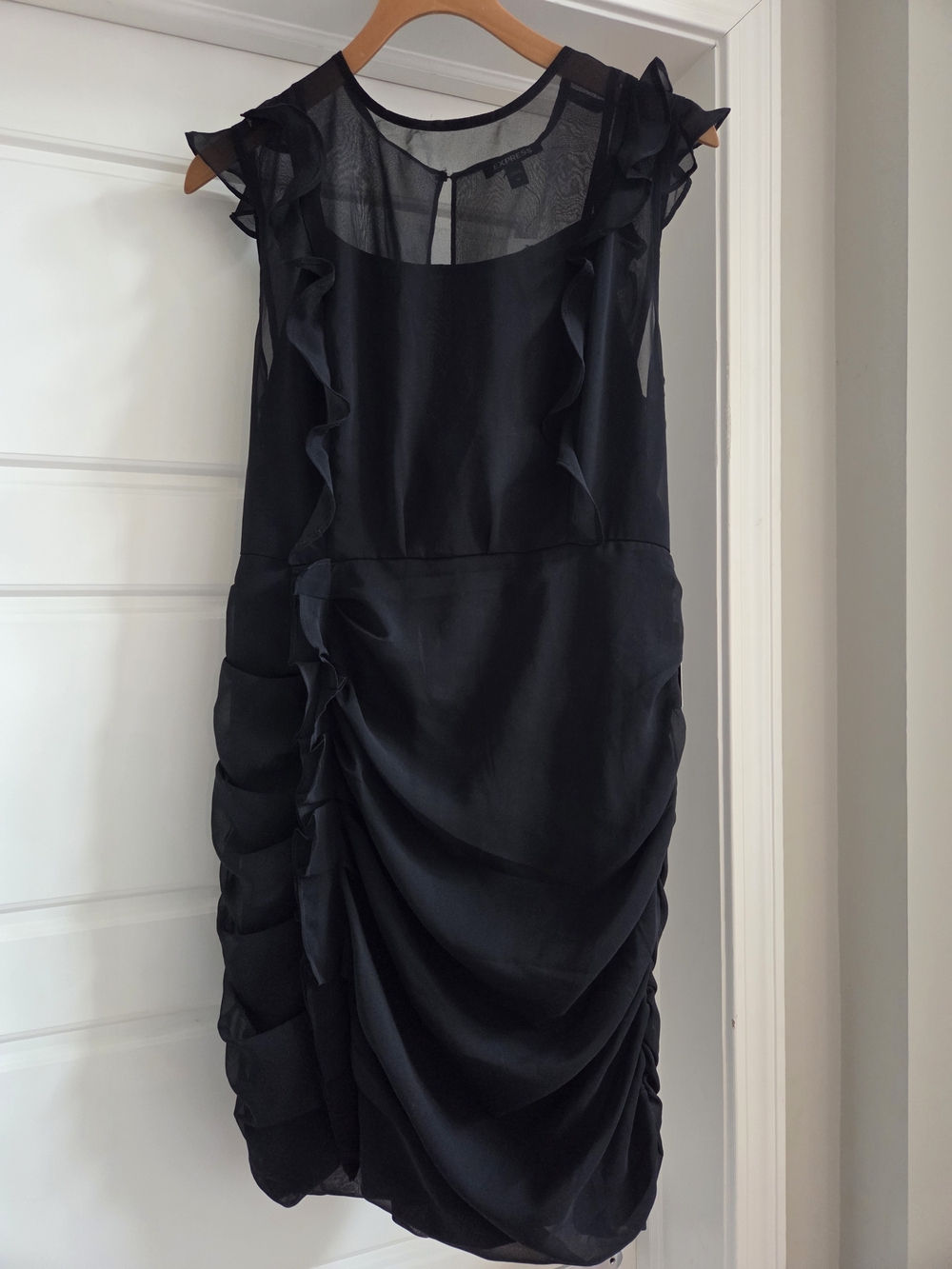 Express Black Ruched Ruffle Sheath Mini Dress NWT Size M - Picture 2 of 9
